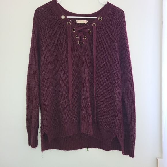 Wine colored sweater - Picture 1 of 4